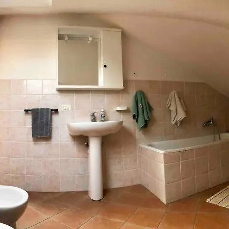 Gorgeous Brand New Remodeled 2story 5 Min From Sea! * Molino Nuovo (Savona)