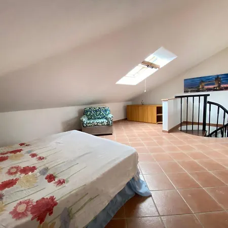 Gorgeous Brand New Remodeled 2story 5 Min From Sea! *